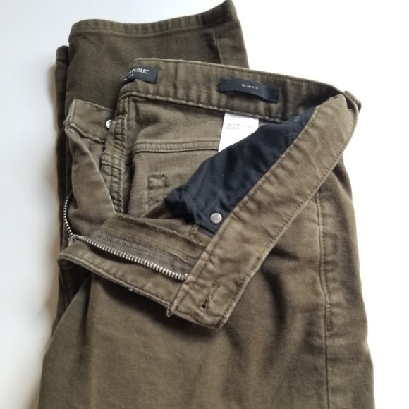 Banana Republic | Traveler Chino Pants Olive Green - Picture 4 of 6